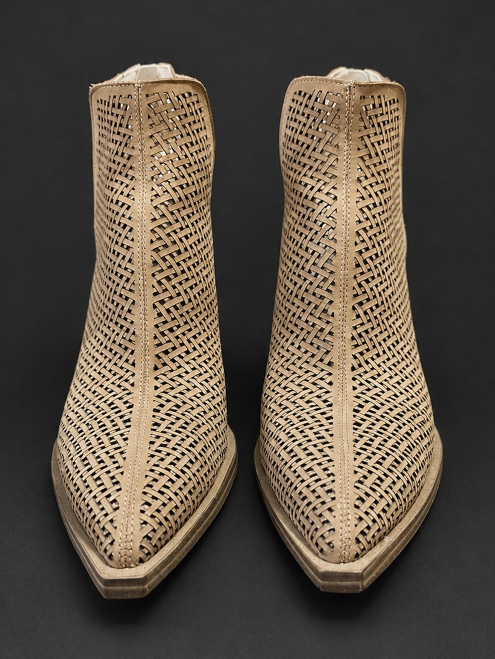 Vince Camuto Gibbela Woven Leather Pointed Toe Booties Women’s 6.5 - Picture 2 of 5
